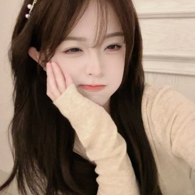 红鞋男子
